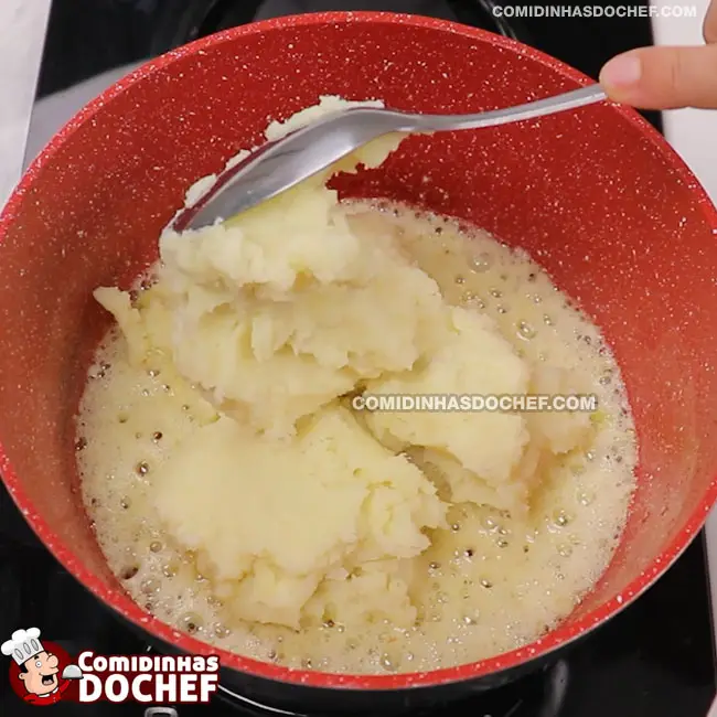 Bolinho de Bacalhau Frito - Passo 2