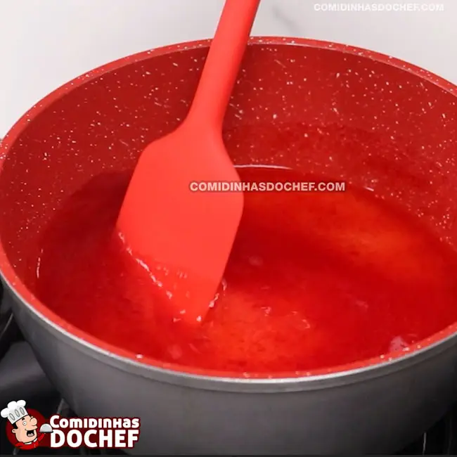 Como Fazer Ganache de Morango - Passo 3