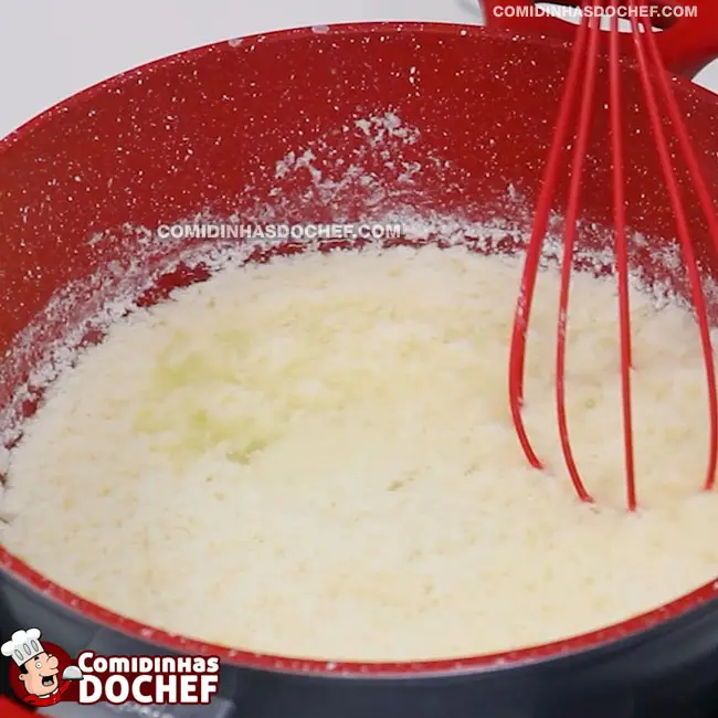 Receita de Queijo Caseiro Temperado - Passo 2