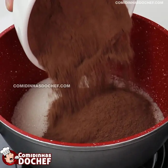 Receita de Bolo de Chocolate bem Molhadinho - Passo 1