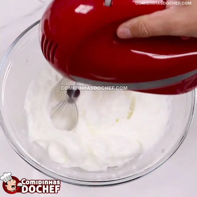 Bolo de Chocolate com Recheio de Marshmallow - Passo 1