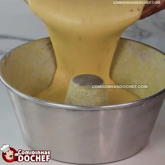 Bolo de Fubá com Goiabada Dentro - Passo 3