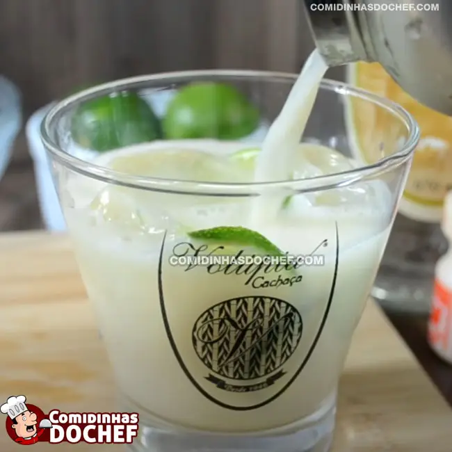 Caipirinha de Yakult - Passo 3