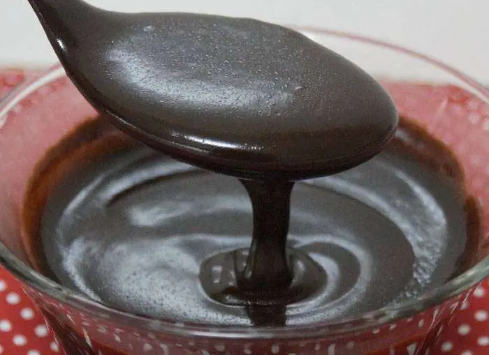 Calda de Chocolate com 3 Ingredientes