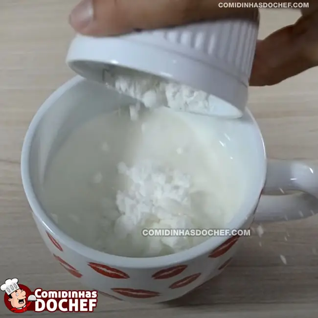 Chocolate Quente de Microondas Com Maizena - Passo 2