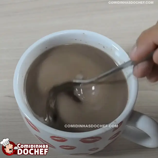 Chocolate Quente de Microondas Com Maizena - Passo 4