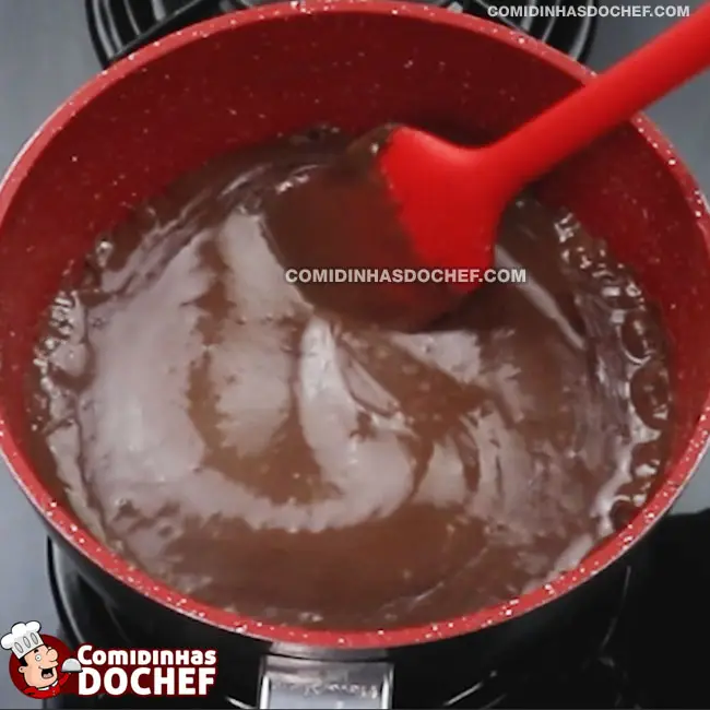 Como Fazer Bolo Vulcão de Chocolate - Passo 1