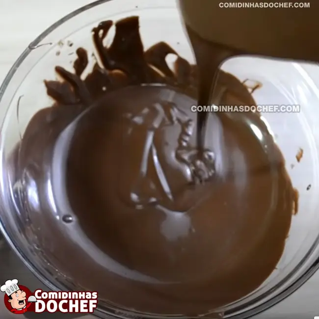 Mousse de Chocolate Para Recheio - Passo 3
