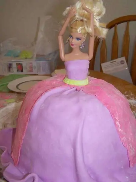 Bolo Boneca – Bolo da Barbie - Passo 10