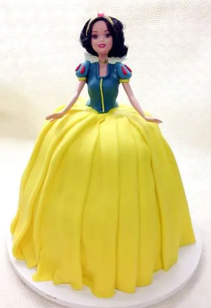 Bolo Boneca – Bolo da Barbie - Passo 6