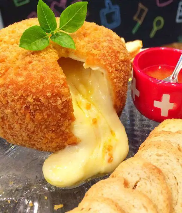 Brie Empanado