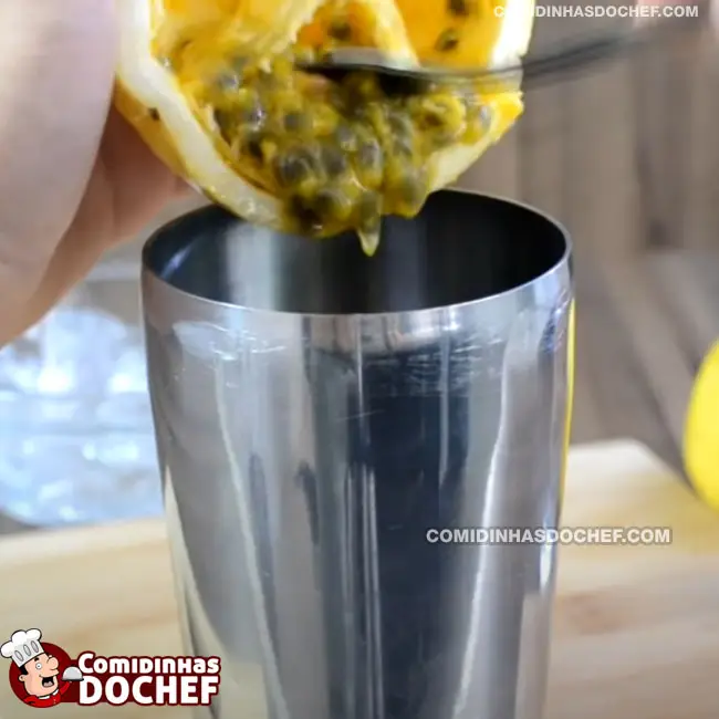 Como Fazer Caipirinha De Maracujá - Passo 1