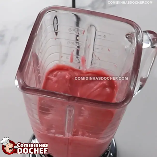 Creme de Morango Para Rechear Bolo - Passo 2