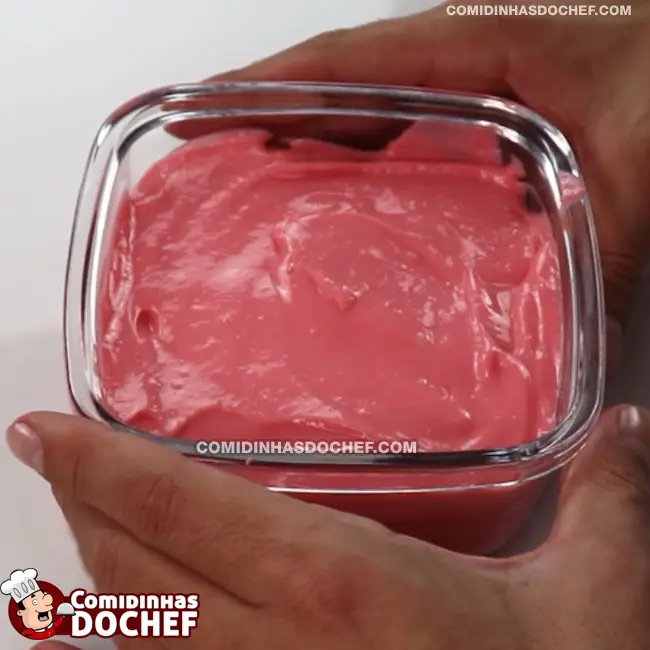 Creme de Morango Para Rechear Bolo - Passo 3