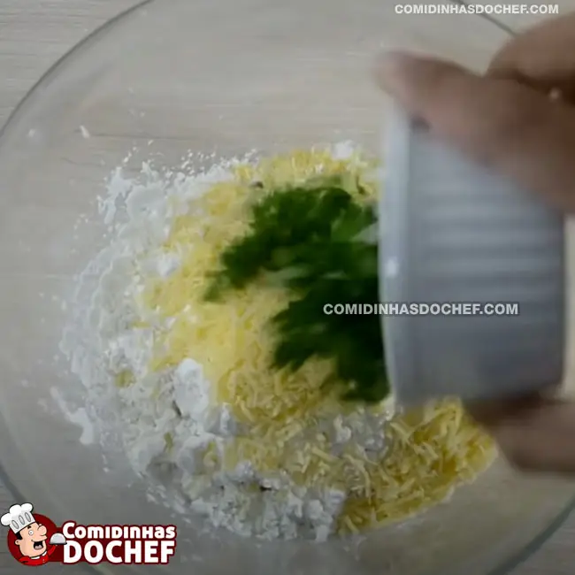 Receita de Bolinho de Arroz Simples - Passo 1