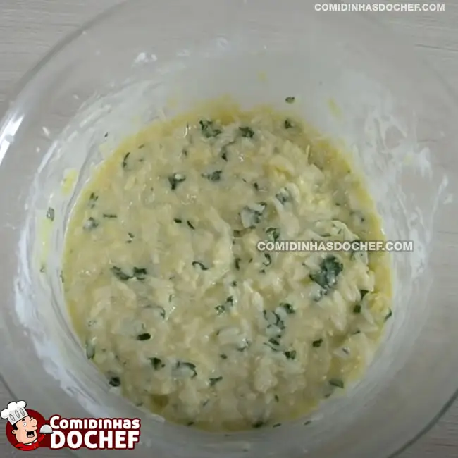 Receita de Bolinho de Arroz Simples - Passo 2