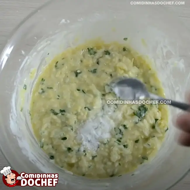 Receita de Bolinho de Arroz Simples - Passo 3