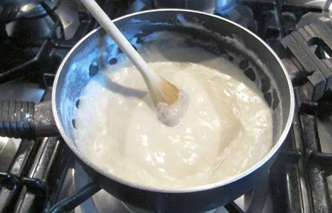 Receita de Molho Bechamel (Molho Branco)
