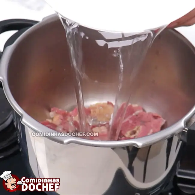 Como Dessalgar Carne Seca (Tirar o Sal da Carne Seca) RÁPIDO - Passo 2
