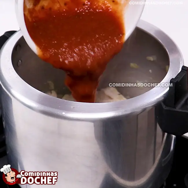 Como Temperar Frango Desfiado - Passo 4