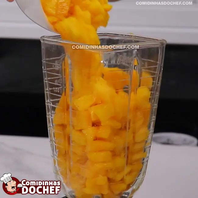 Receita de Geladinho Cremoso de Frutas - Passo 1