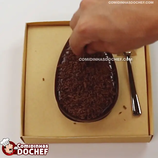 Receita de Ovo de Páscoa de Colher - Passo 5