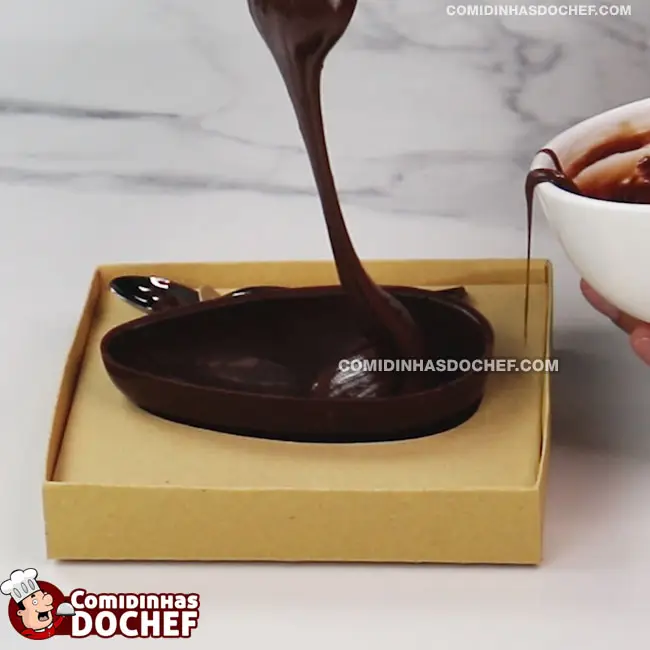 Receita de Ovo de Páscoa de Colher - Passo 4