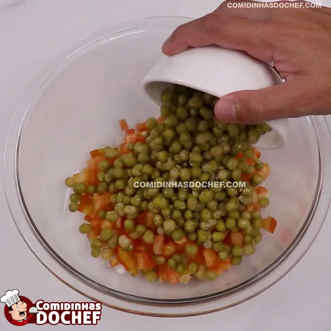 Torta de Atum Simples de Liquidificador - Passo 1