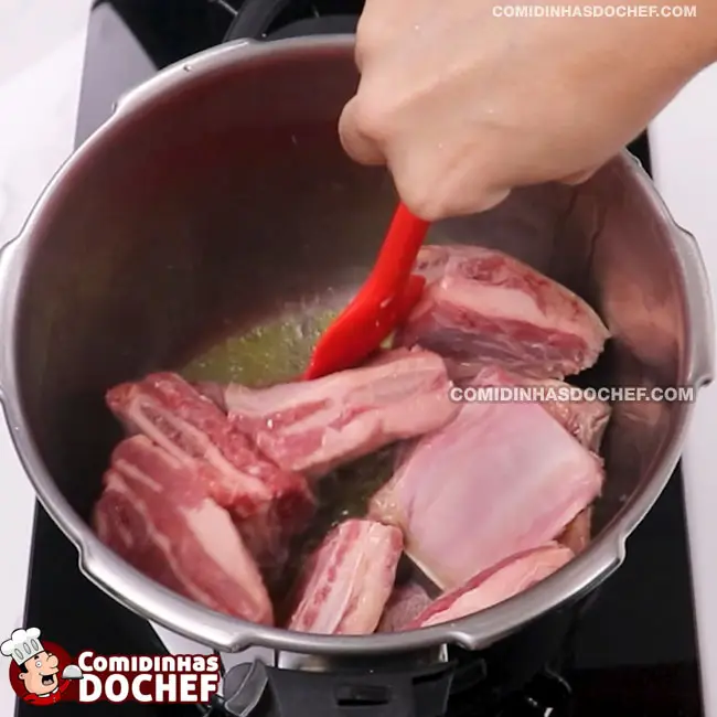 Caldo de Mandioca com Costela - Passo 2