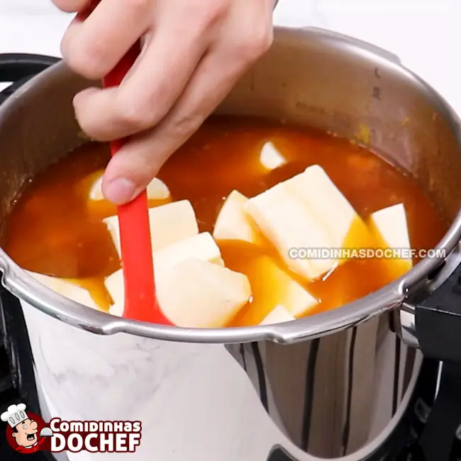 Caldo de Mandioca com Costela - Passo 6