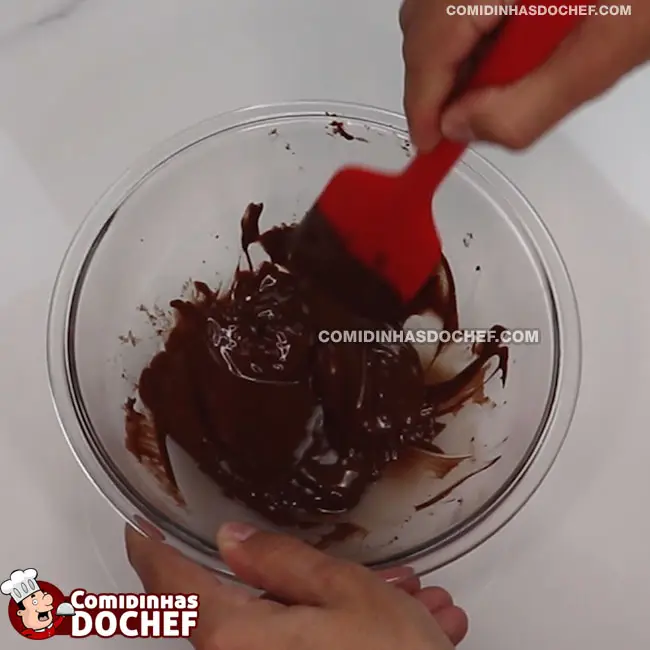 Como Fazer Ovo de Páscoa - Passo 3