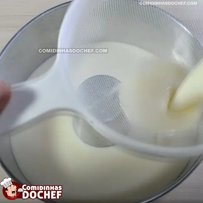 Pudim de Iogurte Natural com Dois Ingredientes - Passo 3
