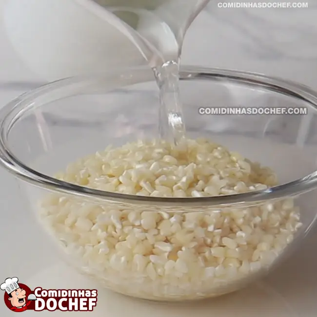 Canjica Branca com Leite Condensado - Passo 1