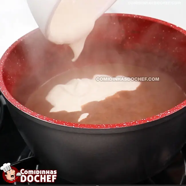 Chocolate Quente com Barra De Chocolate - Passo 5