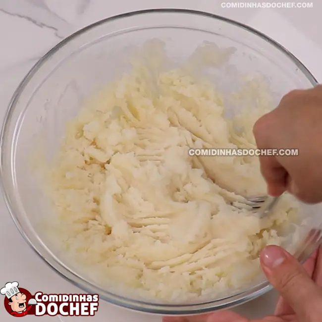 Coxinha com Massa de Mandioca - Passo 5