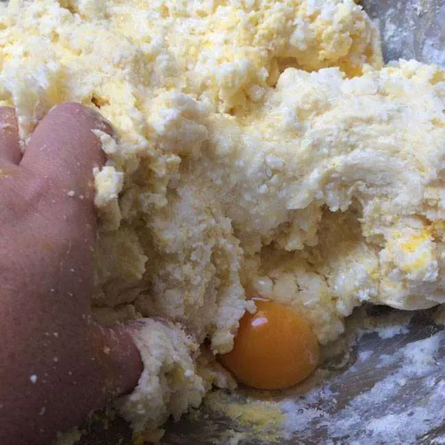 Biscoito de Queijo Assado - Passo 2