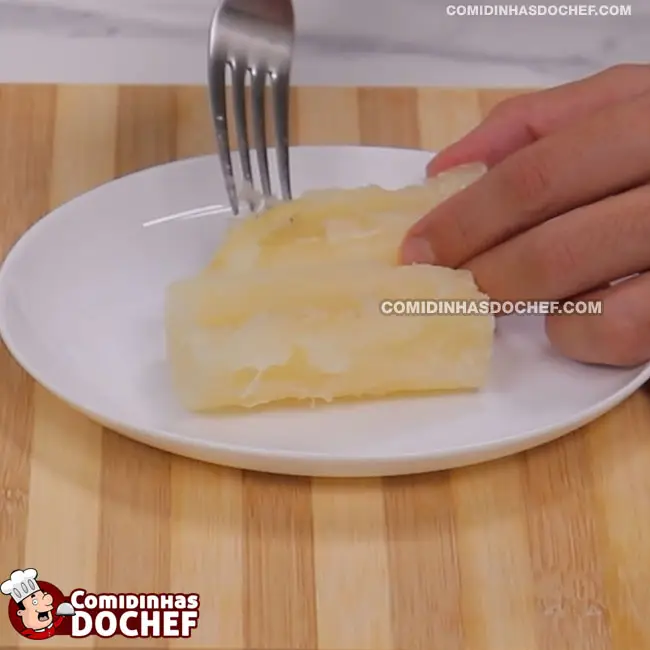Coxinha com Massa de Macaxeira - Passo 1