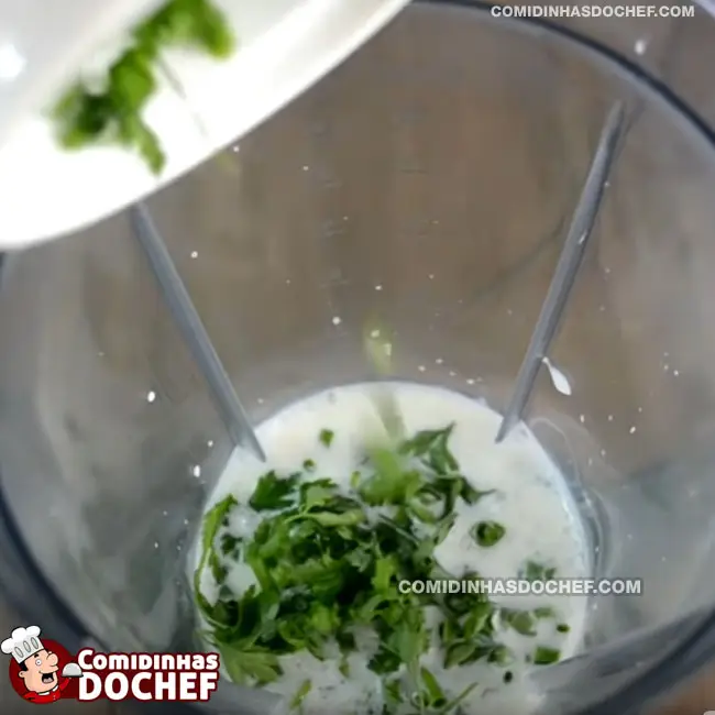 Molho Verde com Alho - Passo 1