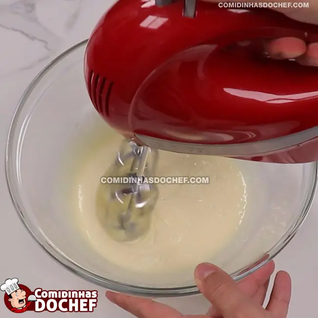 Mousse de Leite Ninho para Recheio de Bolo - Passo 4