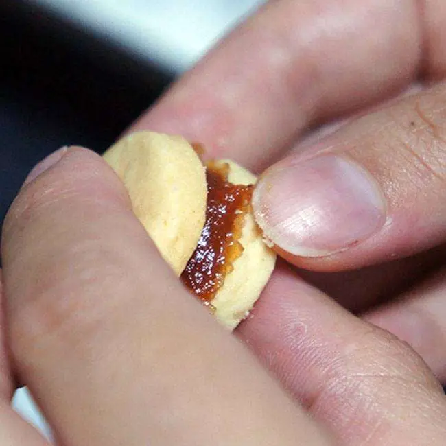 Biscoito Casadinho com Goiabada - Passo 17