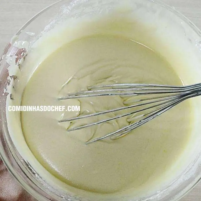 Bolo Simples de Farinha de Trigo - Passo 4