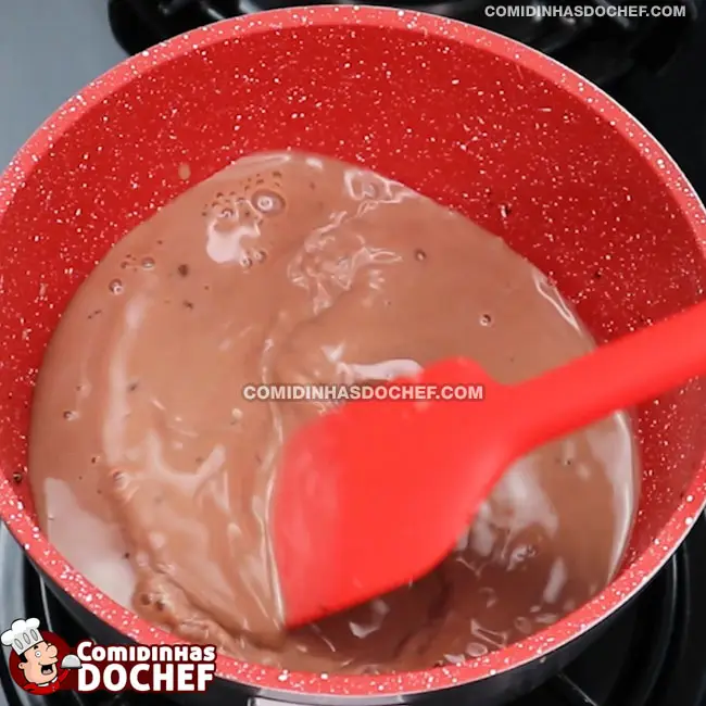 Chocolate Quente com Creme de Leite - Passo 2