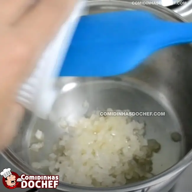 Molho de Tomate com Salsicha - Passo 3