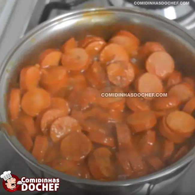 Molho de Tomate com Salsicha - Passo 10