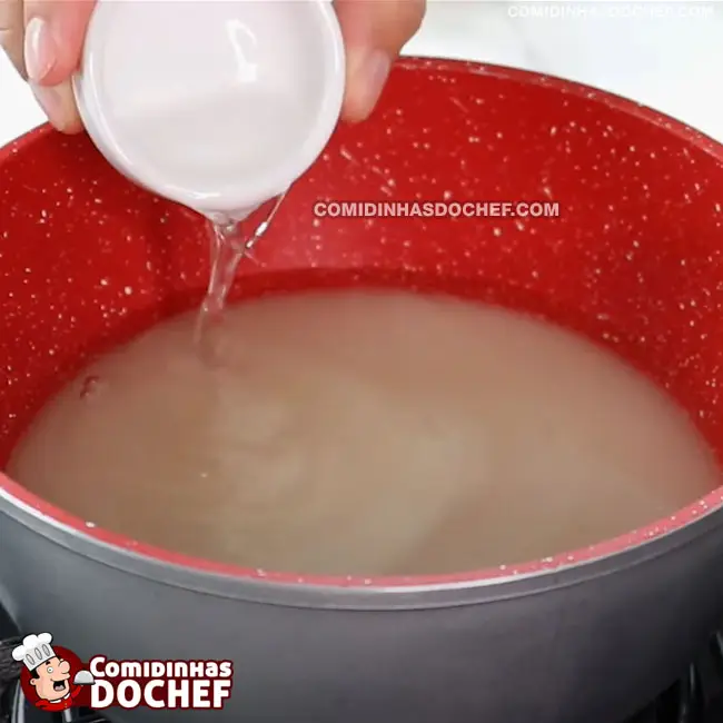 Bala de Coco Caramelizada - Passo 1