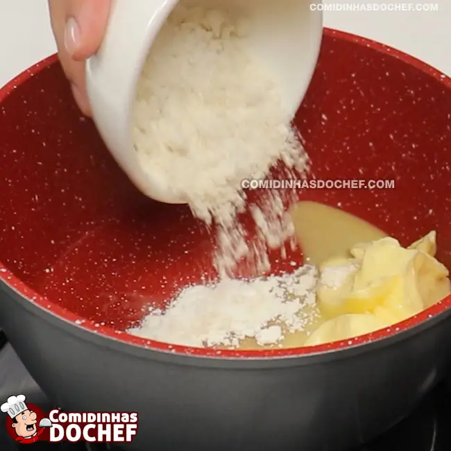 Molho Branco com Creme de Leite - Passo 1