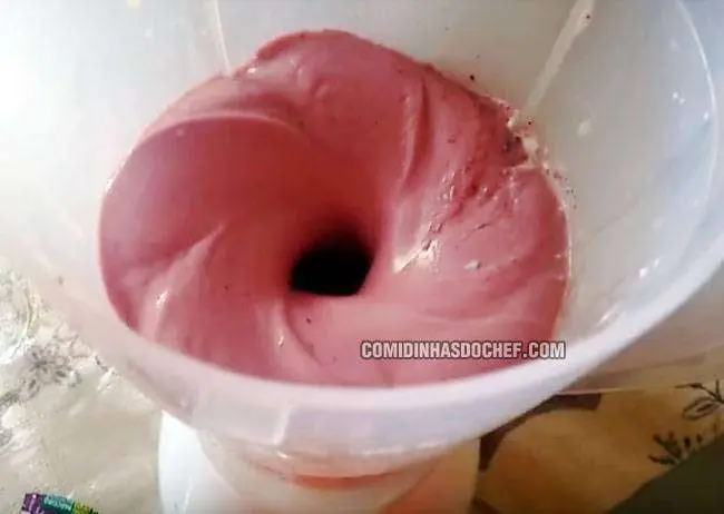 Mousse de Uva com Suco Tang - Passo 2