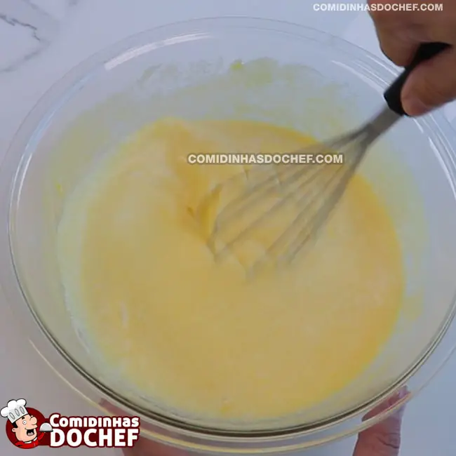 Bolinho de Chuva com Banana - Passo 2
