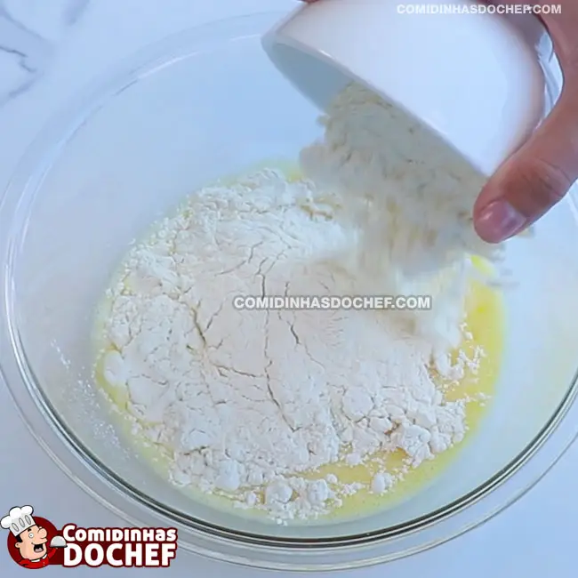 Bolinho de Chuva com Banana - Passo 3