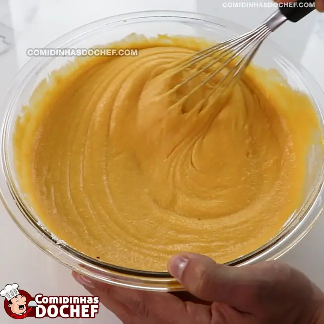 Bolo de Cenoura Fofinho de Liquidificador - Passo 5